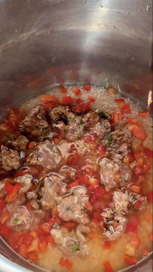 meat bell pepper rice in rice cooker pot